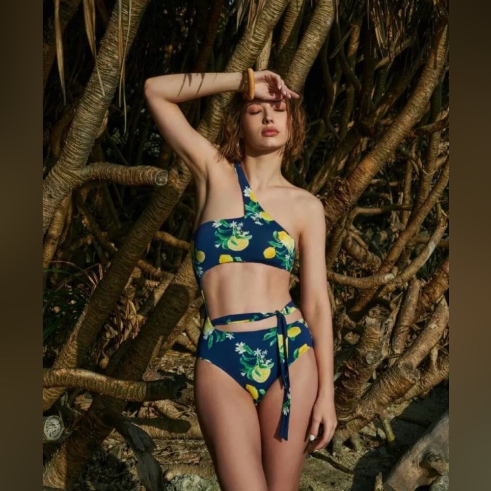 WET Swimwear Navy Lemon’s Women’s Blue One Piece Swimsuit Size Medium & XL